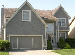 8407 W 128th St, Overland Park, KS 66213