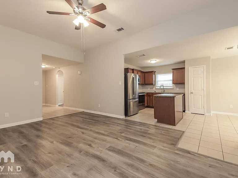 1014 Cottonwood Trl — Photo 6