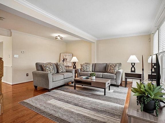 5th image of 7496 Gadsby Sq
