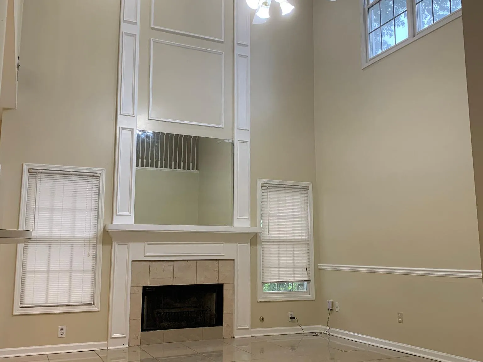 4 bed, 2.5 bath, 2332 sqft, $2,700 — Photo 3
