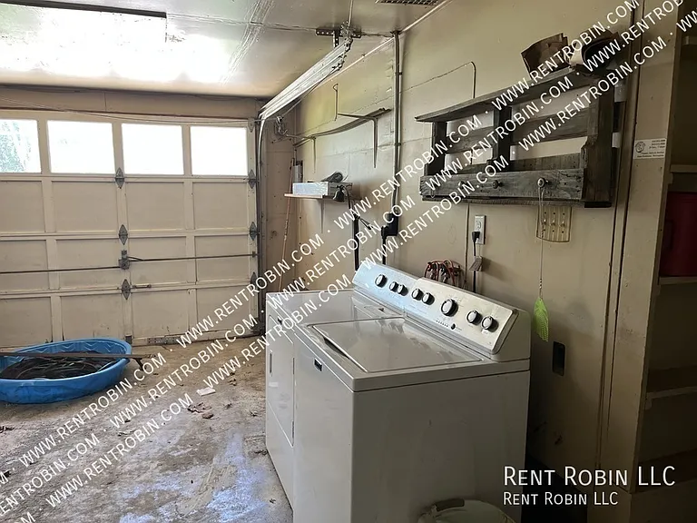 5411 Halsey St — Photo 4