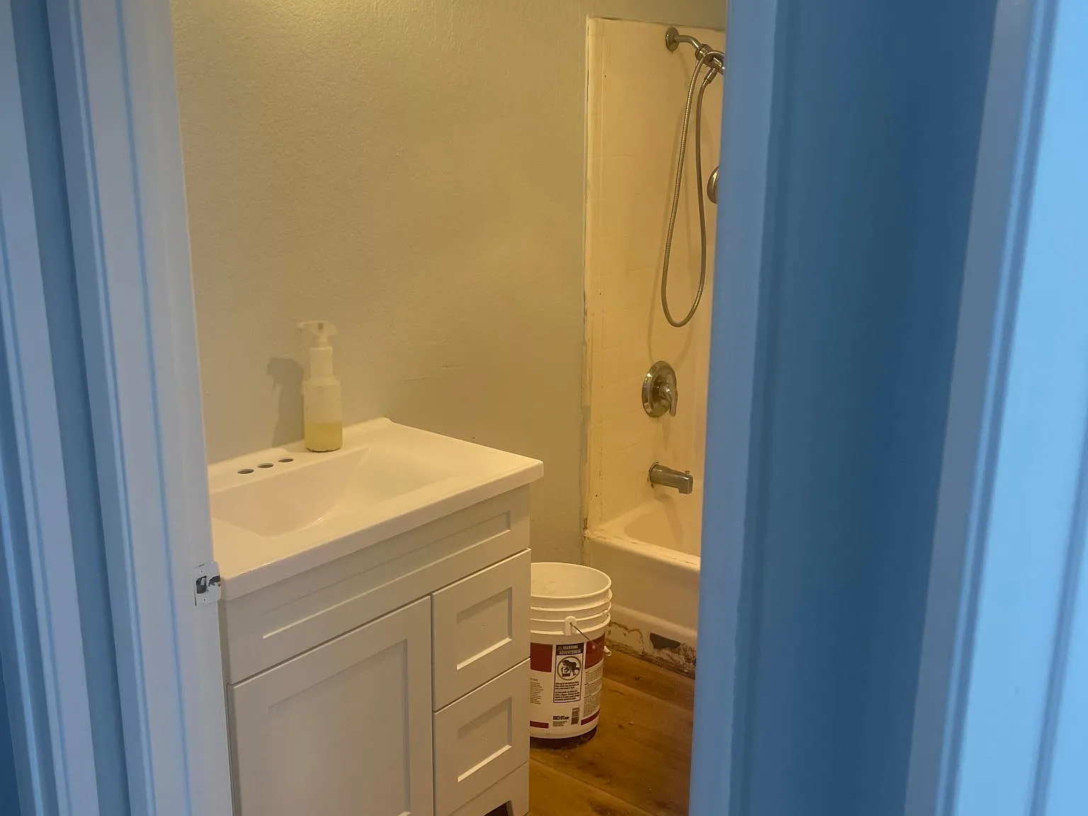 3 bed, 1285 sqft, $4,000 — Photo 2