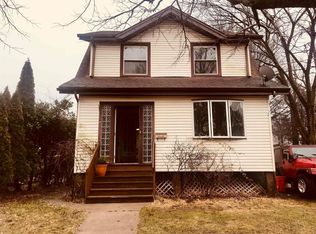 103 Oaktree Pl, Leonia, NJ 07605