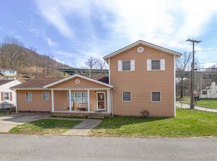 1 Greenridge Dr, Huntington, WV 25704