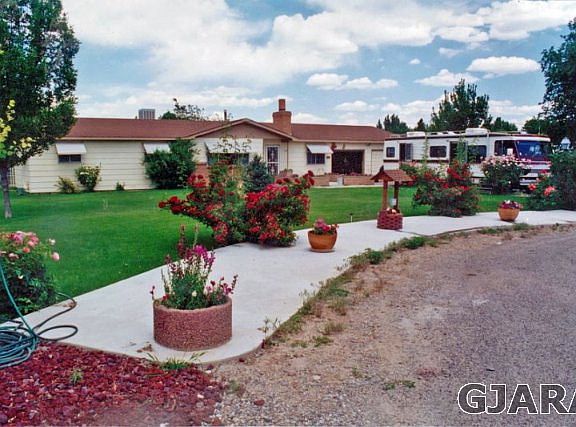 3rd image of 592 Briarwood Ln