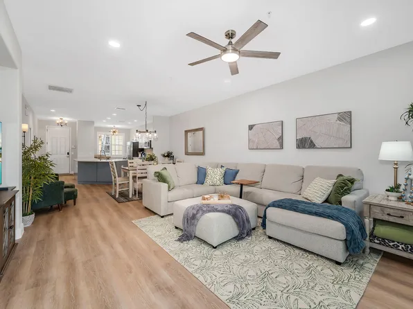 4843 Hampshire Ct APT 103, Naples, FL 34112