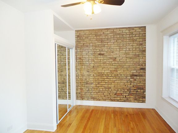 2nd image of 931 W Cornelia Ave APT 3B