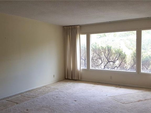 4th image of 449 Borealis Ln