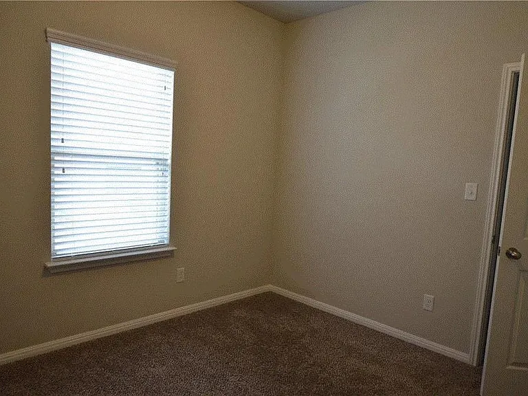 2304 S Lakeline Blvd #243 — Photo 16