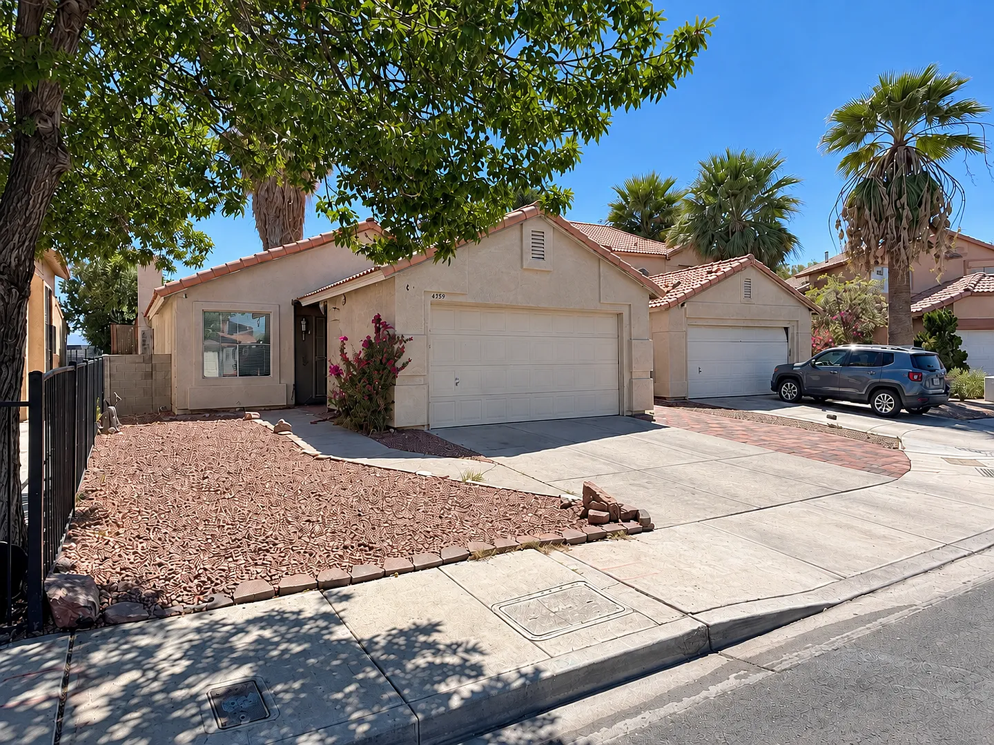Charming 2Bed/2Bath/2Car Single story home located in Sunrise Neghborhood- NO HOA! — Photo 1