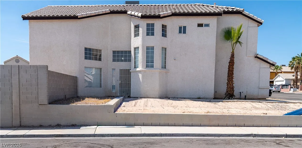 4 bed, 3.0 bath, 1596 sqft, $2,200 — Photo 1