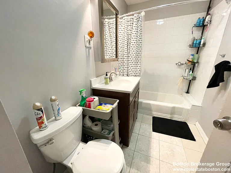 9 Taft St #2 — Photo 8
