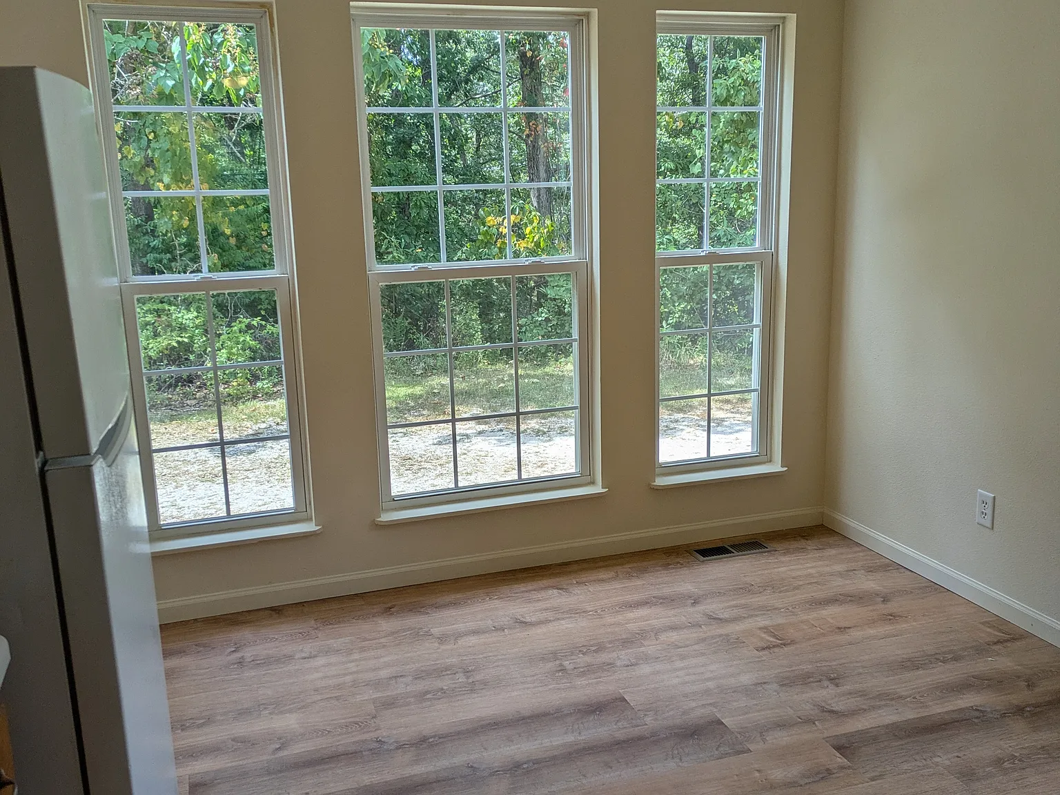 2 bed, 1200 sqft, $1,500 — Photo 3