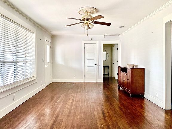 5th image of 214 W Symons St