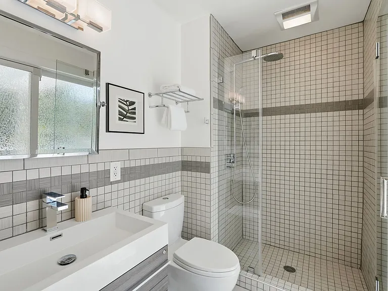544 Castlerock Ct — Photo 10