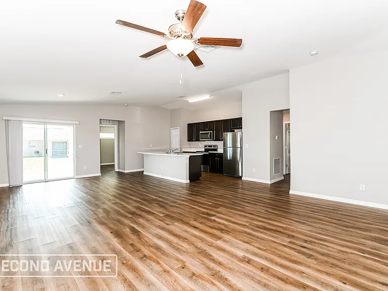 108 NW 26th St — Photo 5