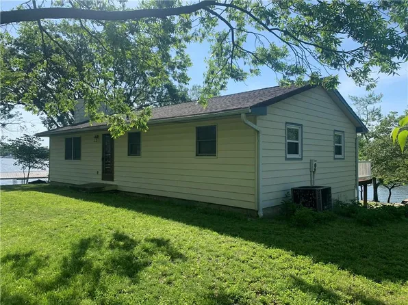 1648 Lake Viking Ter, Gallatin, MO 64640