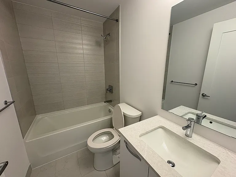 75 James St S #825 — Photo 21