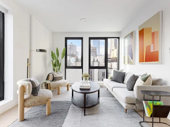 300 W 30th St APT 5F, New York, NY 10001