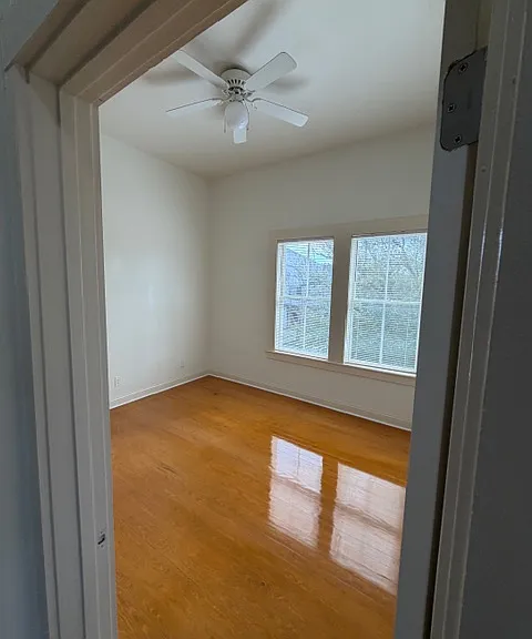 548 E Hall St #A — Photo 4