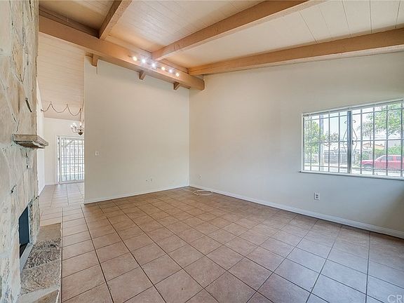5th image of 10950 Saticoy St Unit 46