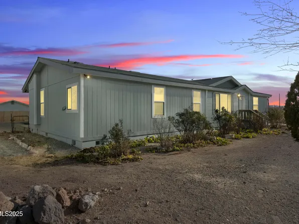 2550 Rawhide St, Silver Springs, NV 89429