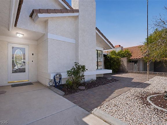 4th image of 611 Del Prado Dr