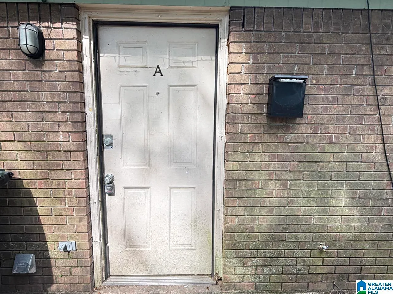 2 bed, 1.0 bath, $695 — Photo 2