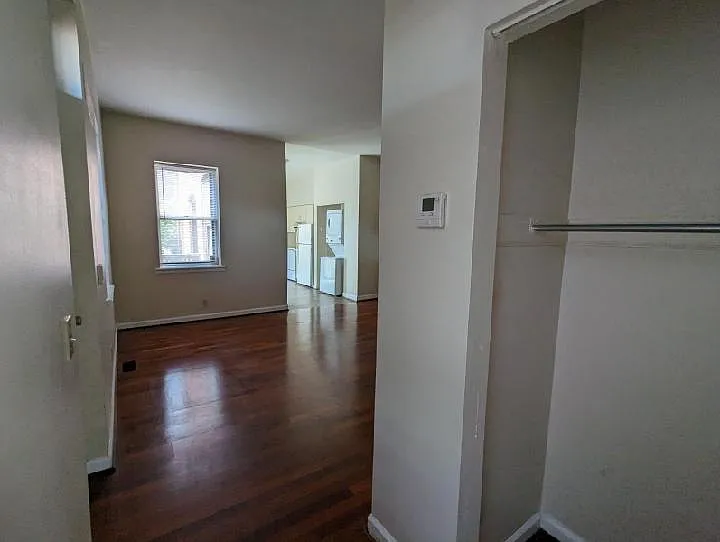 2210 Menard St #1F — Photo 10
