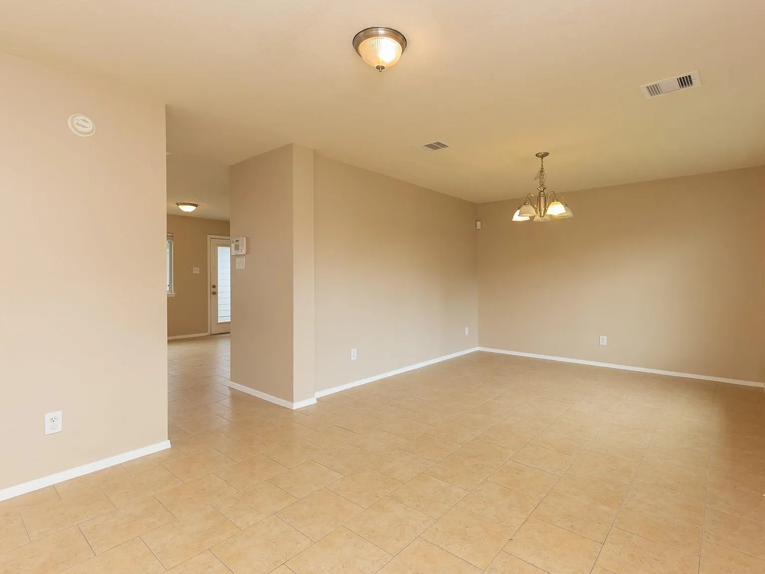3 bed, 2.5 bath, 1508 sqft, $1,800 — Photo 4