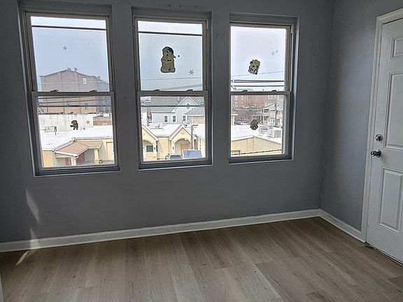 3rd image of 354-356 11th Ave #6