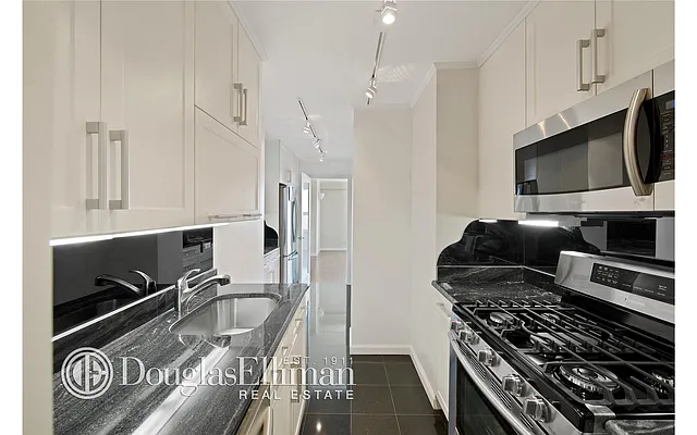Sold by Douglas Elliman | media 4