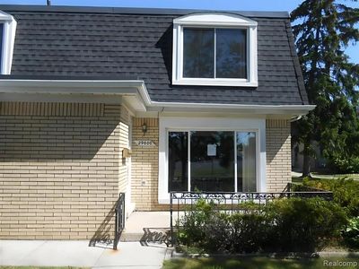 29600 City Center Dr APT 4, Warren, MI, 48093