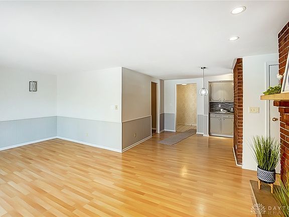 3rd image of 2397 Banyon Dr