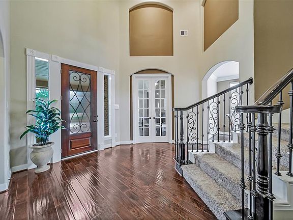 3rd image of 15610 Summer Heath Ct
