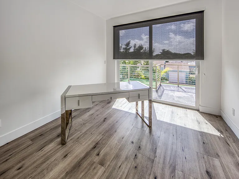 714 6th Ave N #1 — Photo 37