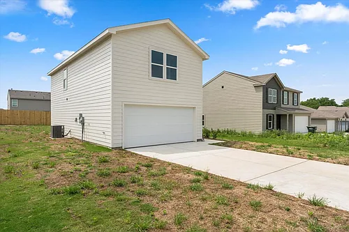 303 Victory Dr Photo 1