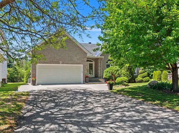 17 Warnock Ct, Ottawa, ON K1J 1H1
