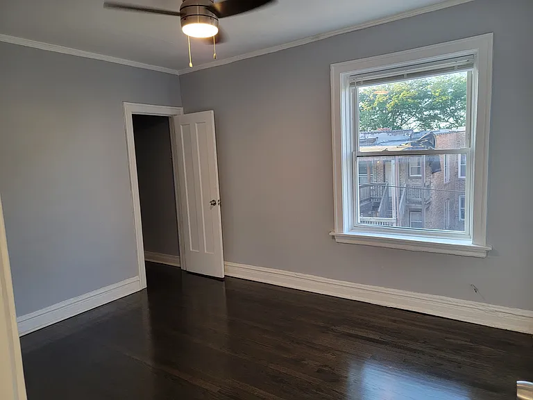 1748 W Albion Ave — Photo 5