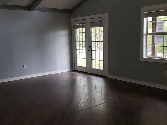4th image of 9054 E Parkway N