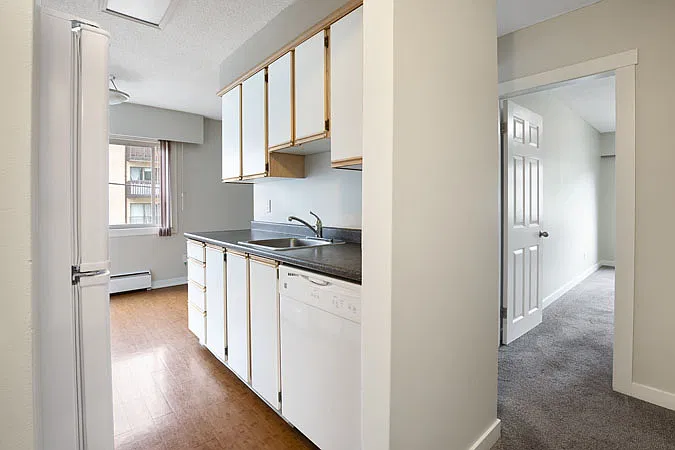 Buckland Manor Apartments — Photo 3