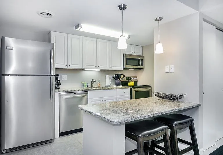 527 Donofrio Dr #1 — Photo 4