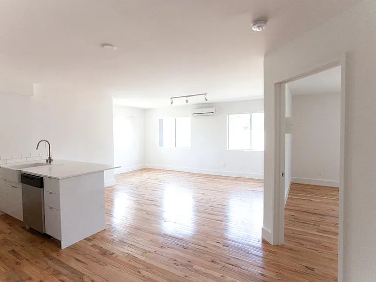 201 Avenue 55 #205 — Photo 1