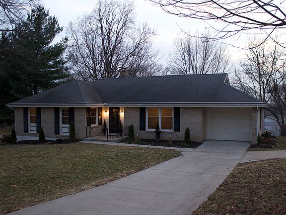 3rd image of 51 Maple Dr