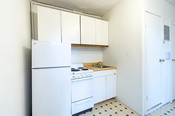 Rented by City Connections Realty | media 5