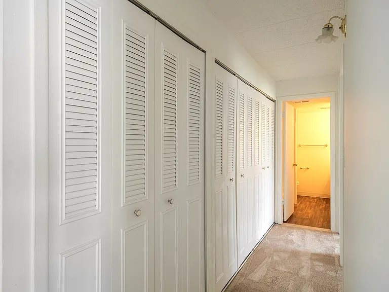 Riverside Village Apartments — Photo 43