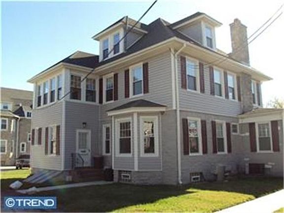 Home for Sale in UPPER DARBY, PA $385,000