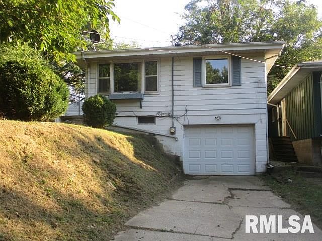 1st image of 1904 E Knox Ave