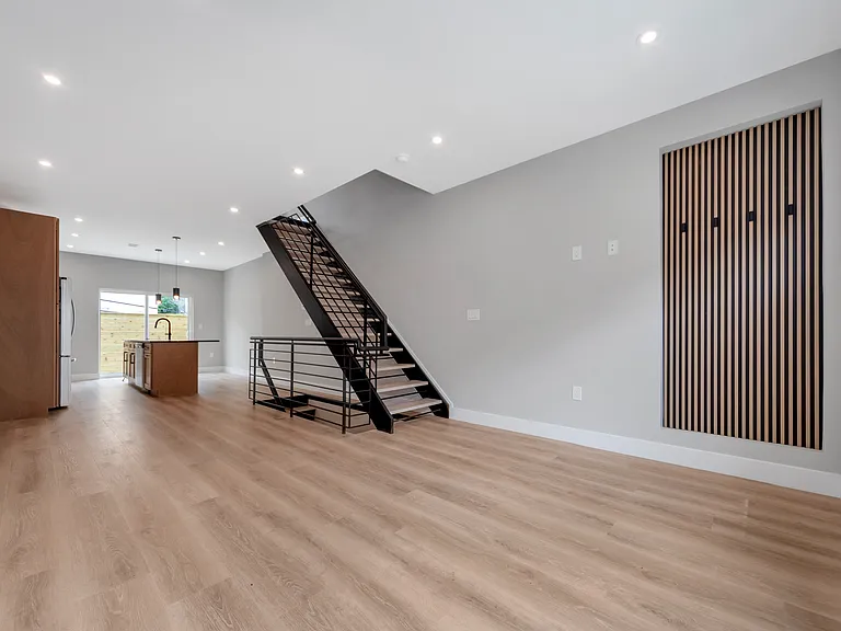 2311 Cross St — Photo 19