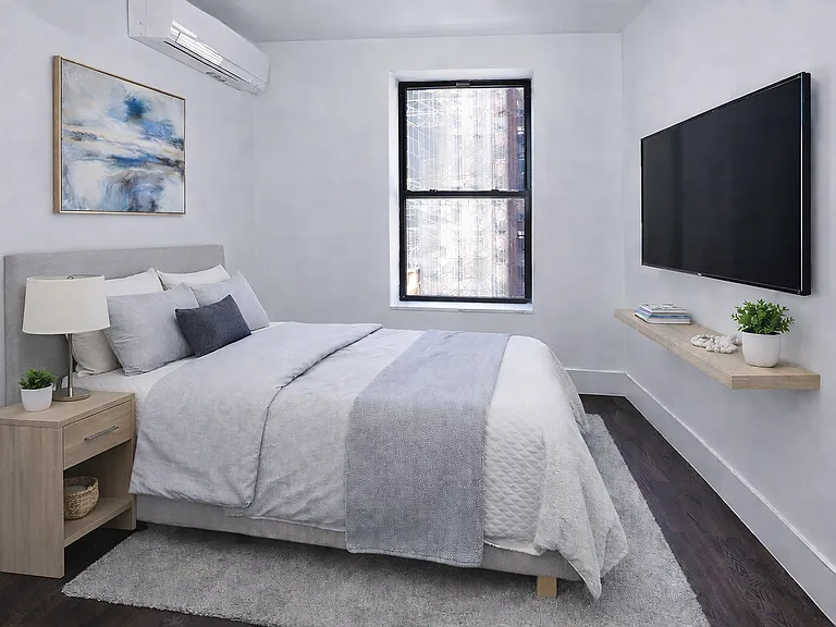 246 W 48th St #3F — Photo 4